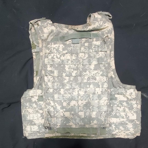 Military Paraclete RAV Old Gen Large CAG RMV ACU DELTA Plate Carrier - Picture 2 of 3